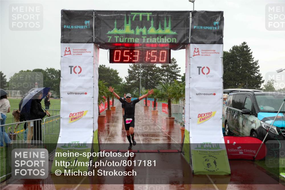 15.06.2025 - 7 Türme Triathlon Michael Strokosch http://msf.ph/oto/8017181 15.06.2025 15:31:49 Ziel 240 meine-sportfotos.de