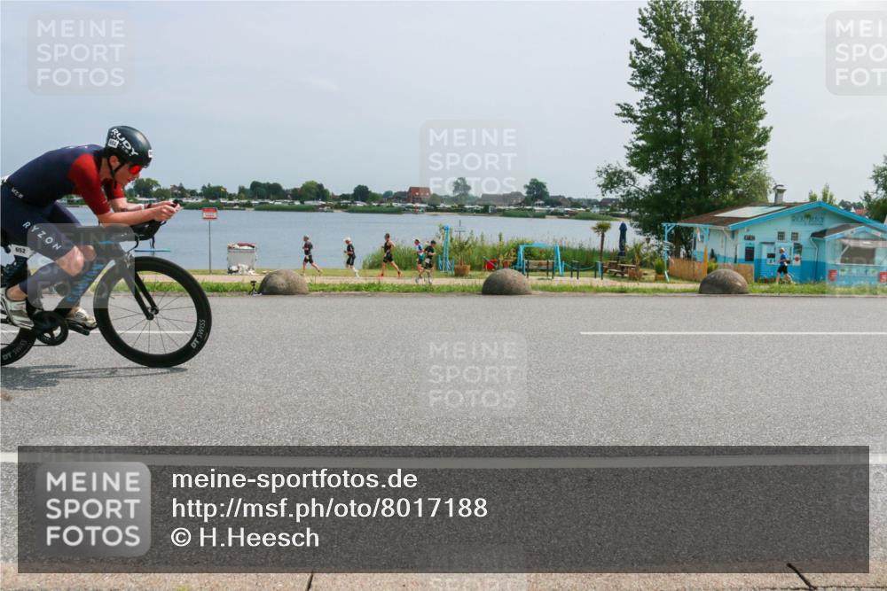 21.06.2025 - 27. Vierlanden-Triathlon H.Heesch http://msf.ph/oto/8017188 15.06.2025 11:58:17 Radfahren 652, 671, 772, 824 meine-sportfotos.de