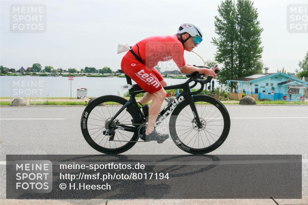 15.06.2025 - 27. Vierlanden-Triathlon H.Heesch http://msf.ph/oto/8017194 15.06.2025 10:00:39 Radfahren 3, 65, 127, 160 meine-sportfotos.de