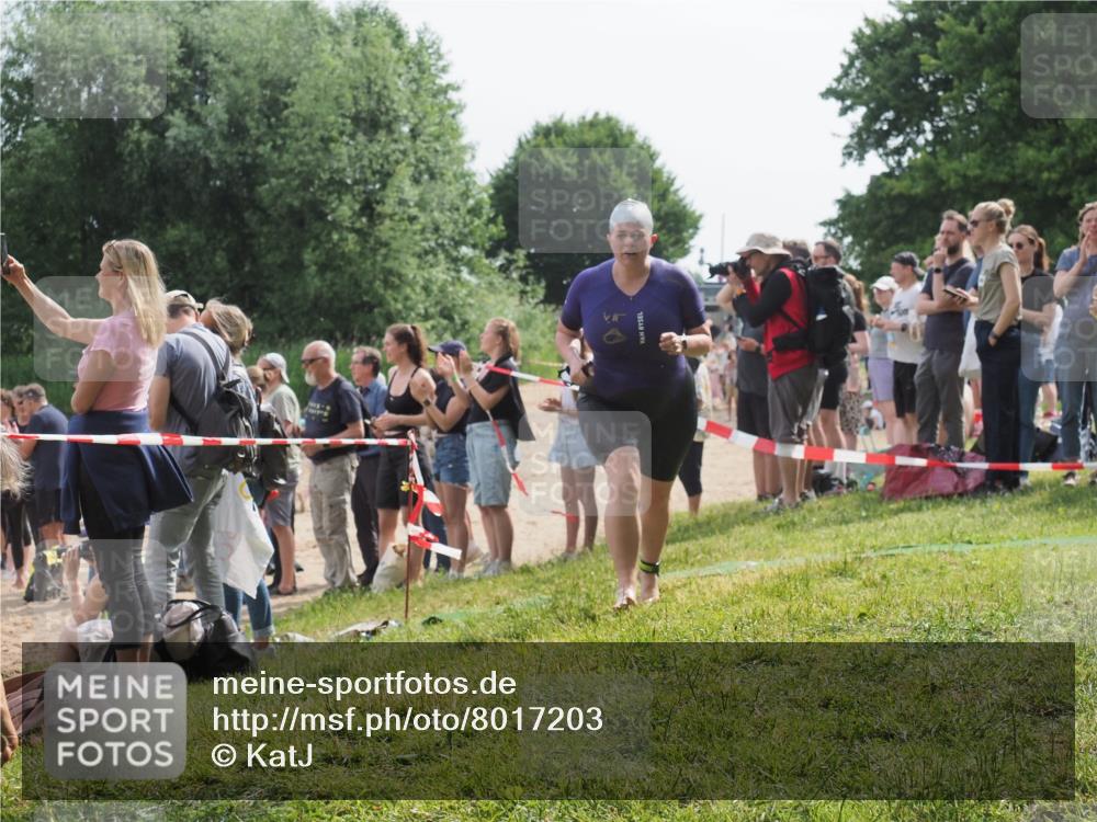 15.06.2025 - 27. Vierlanden-Triathlon KatJ http://msf.ph/oto/8017203 15.06.2025 10:16:36 Schwimmen 487, 491, 499, 526, 549, 574, 614, 634 meine-sportfotos.de