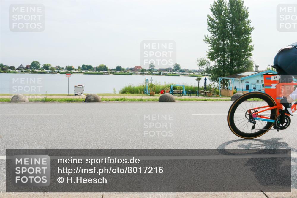 15.06.2025 - 27. Vierlanden-Triathlon H.Heesch http://msf.ph/oto/8017216 15.06.2025 10:01:10 Radfahren 38, 185 meine-sportfotos.de