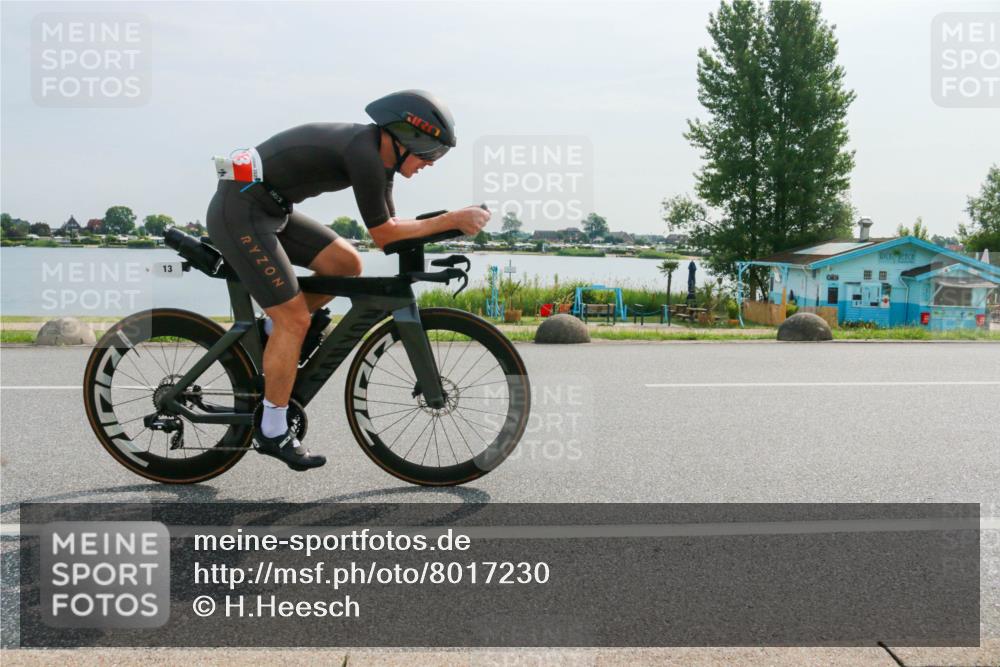 15.06.2025 - 27. Vierlanden-Triathlon H.Heesch http://msf.ph/oto/8017230 15.06.2025 10:01:17 Radfahren 13, 199, 302 meine-sportfotos.de