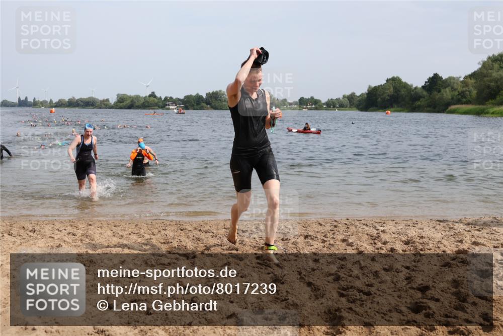 15.06.2025 - 27. Vierlanden-Triathlon Lena Gebhardt http://msf.ph/oto/8017239 15.06.2025 10:15:51 Schwimmen 483, 505, 547, 564, 577, 590, 606, 612, 630 meine-sportfotos.de