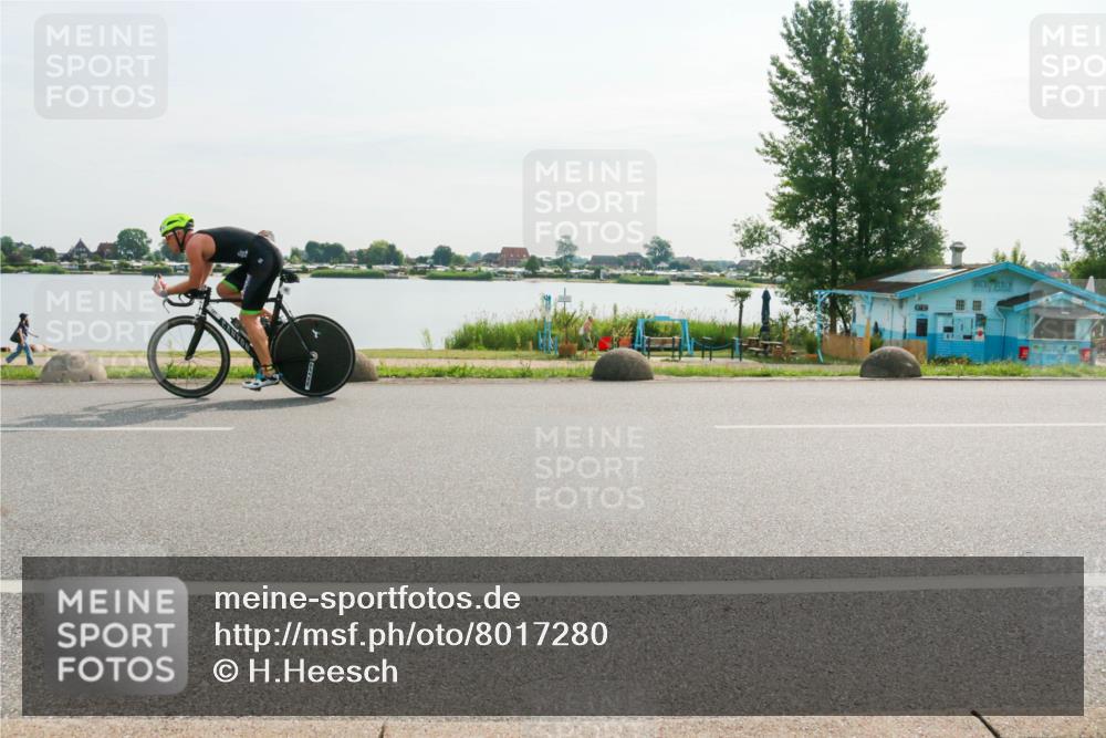 15.06.2025 - 27. Vierlanden-Triathlon H.Heesch http://msf.ph/oto/8017280 15.06.2025 09:18:20 Radfahren 181 meine-sportfotos.de