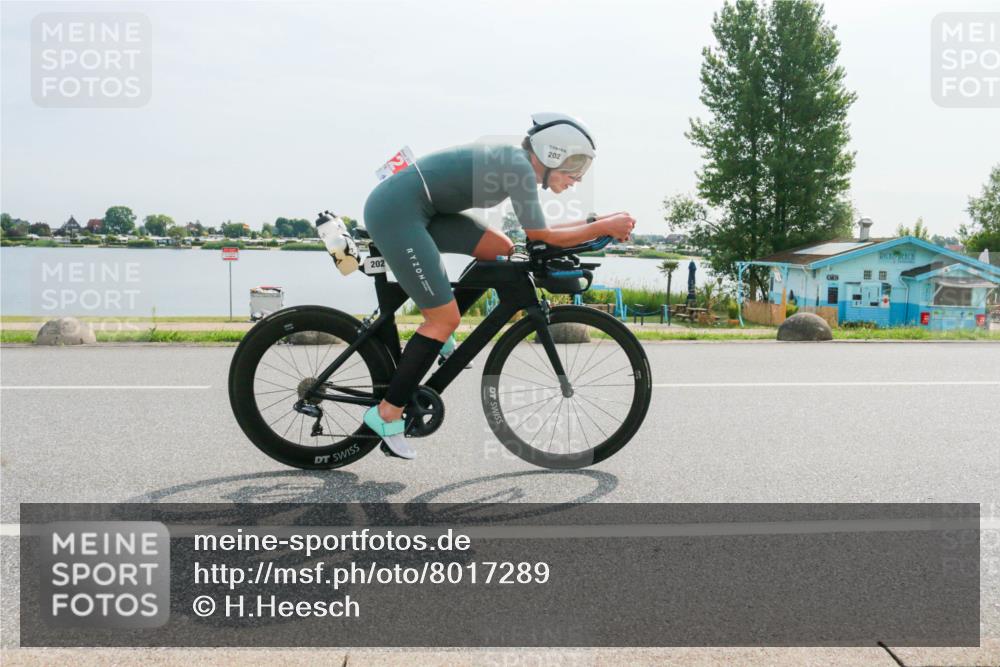 15.06.2025 - 27. Vierlanden-Triathlon H.Heesch http://msf.ph/oto/8017289 15.06.2025 10:01:57 Radfahren 11, 111, 148, 191, 202, 255, 267, 307, 342 meine-sportfotos.de