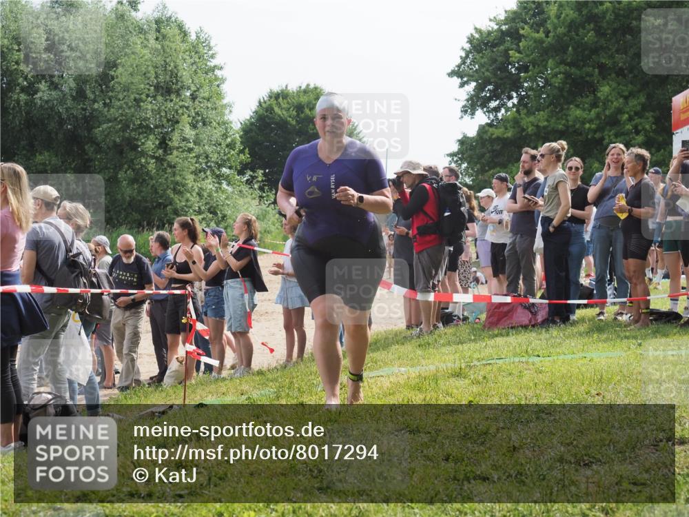 15.06.2025 - 27. Vierlanden-Triathlon KatJ http://msf.ph/oto/8017294 15.06.2025 10:16:37 Schwimmen 487, 491, 499, 526, 549, 574, 614, 634 meine-sportfotos.de