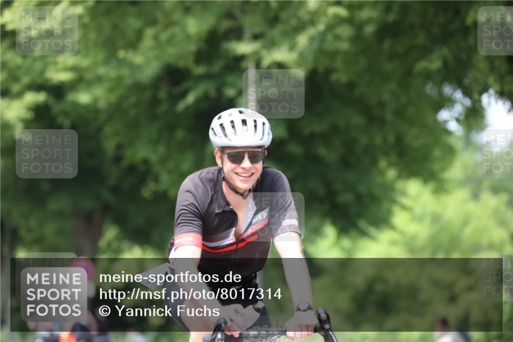 15.06.2025 - 7 Türme Triathlon Yannick Fuchs http://msf.ph/oto/8017314 15.06.2025 13:30:33 Radfahren 305, 332, 545, 786 meine-sportfotos.de