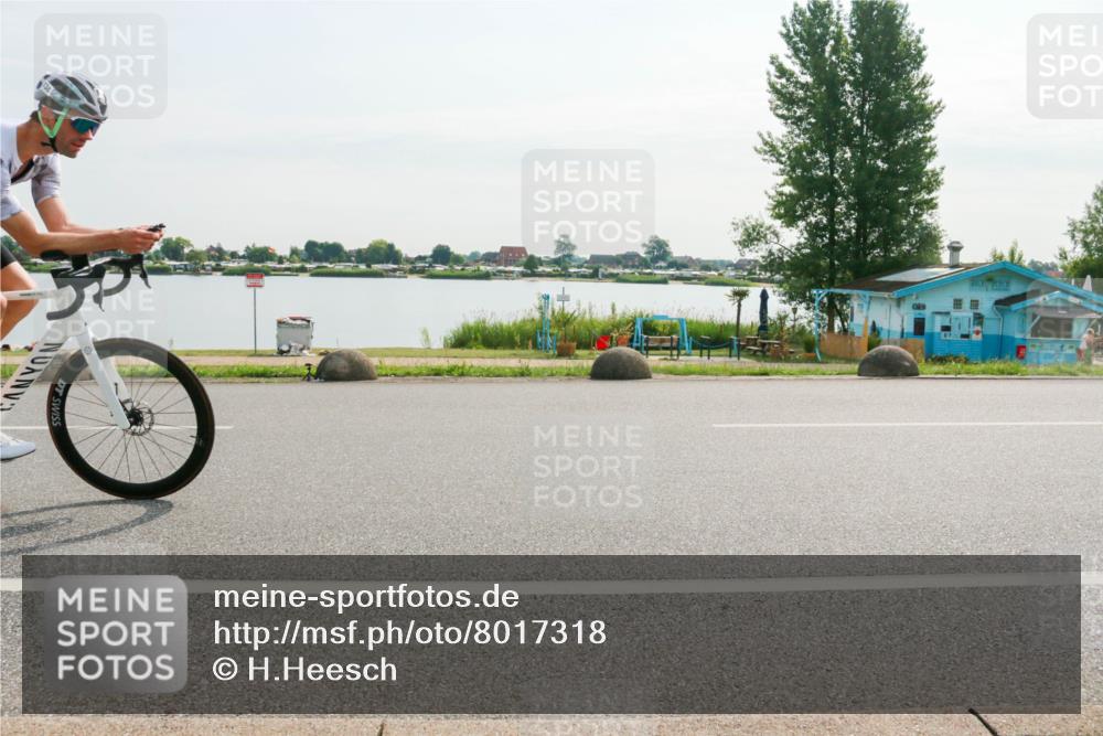 15.06.2025 - 27. Vierlanden-Triathlon H.Heesch http://msf.ph/oto/8017318 15.06.2025 09:18:55 Radfahren 59, 64, 138 meine-sportfotos.de