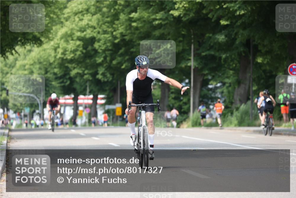 15.06.2025 - 7 Türme Triathlon Yannick Fuchs http://msf.ph/oto/8017327 15.06.2025 13:30:34 Radfahren 305, 332, 545, 786 meine-sportfotos.de
