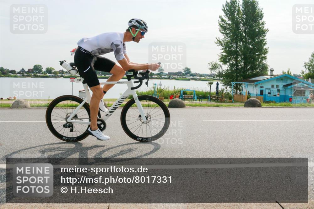 15.06.2025 - 27. Vierlanden-Triathlon H.Heesch http://msf.ph/oto/8017331 15.06.2025 09:18:55 Radfahren 59, 64, 138 meine-sportfotos.de