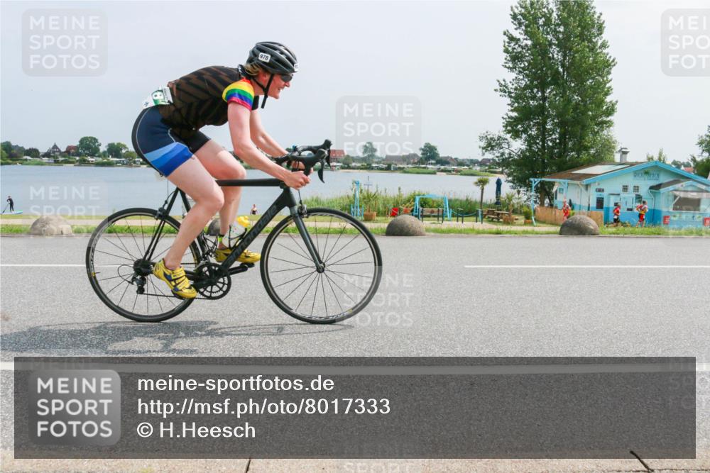 21.06.2025 - 27. Vierlanden-Triathlon H.Heesch http://msf.ph/oto/8017333 15.06.2025 11:58:44 Radfahren 213, 682, 771, 927, 963 meine-sportfotos.de