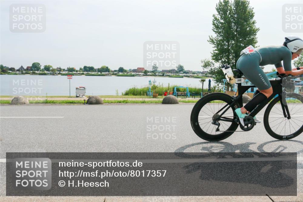 15.06.2025 - 27. Vierlanden-Triathlon H.Heesch http://msf.ph/oto/8017357 15.06.2025 10:01:57 Radfahren 11, 111, 148, 191, 202, 255, 267, 307, 342 meine-sportfotos.de