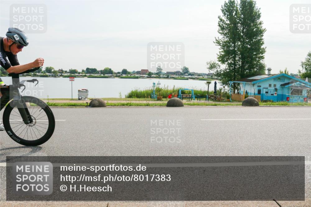 15.06.2025 - 27. Vierlanden-Triathlon H.Heesch http://msf.ph/oto/8017383 15.06.2025 09:19:23 Radfahren 12, 77, 132, 135 meine-sportfotos.de