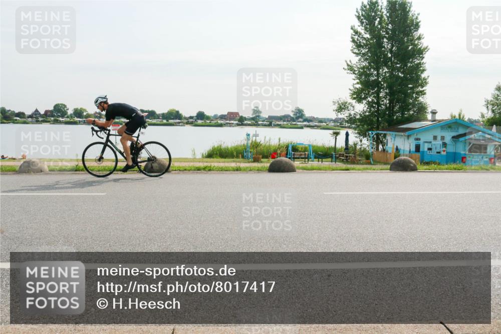 15.06.2025 - 27. Vierlanden-Triathlon H.Heesch http://msf.ph/oto/8017417 15.06.2025 09:19:24 Radfahren 12, 77, 132, 135 meine-sportfotos.de