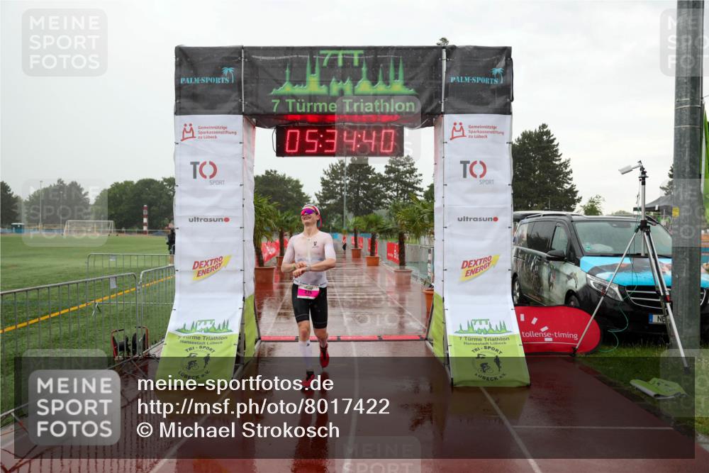 15.06.2025 - 7 Türme Triathlon Michael Strokosch http://msf.ph/oto/8017422 15.06.2025 15:34:40 Ziel 215 meine-sportfotos.de