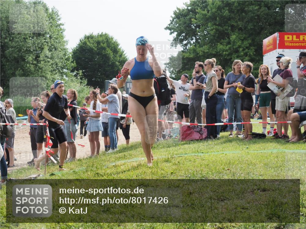 15.06.2025 - 27. Vierlanden-Triathlon KatJ http://msf.ph/oto/8017426 15.06.2025 10:16:49 Schwimmen 501, 516, 595, 604, 633 meine-sportfotos.de
