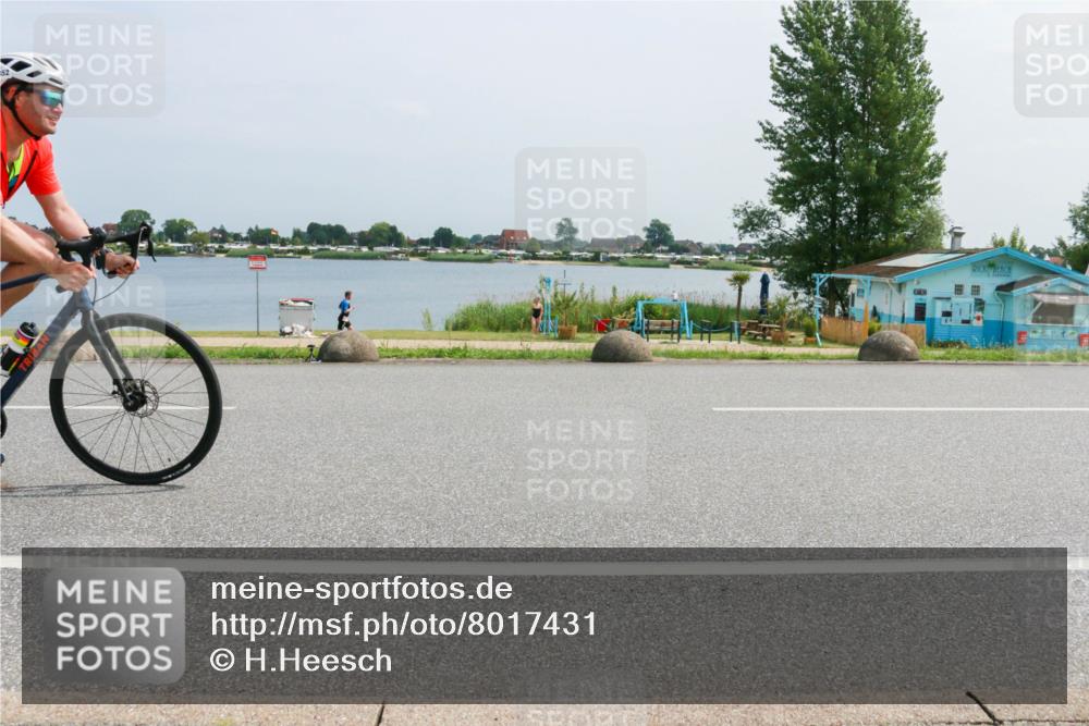 21.06.2025 - 27. Vierlanden-Triathlon H.Heesch http://msf.ph/oto/8017431 15.06.2025 11:58:57 Radfahren 852, 856 meine-sportfotos.de