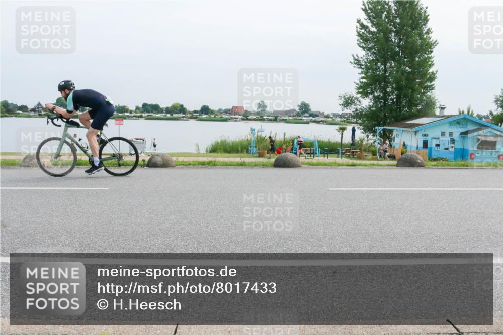 15.06.2025 - 27. Vierlanden-Triathlon H.Heesch http://msf.ph/oto/8017433 15.06.2025 11:14:08 Radfahren 763 meine-sportfotos.de