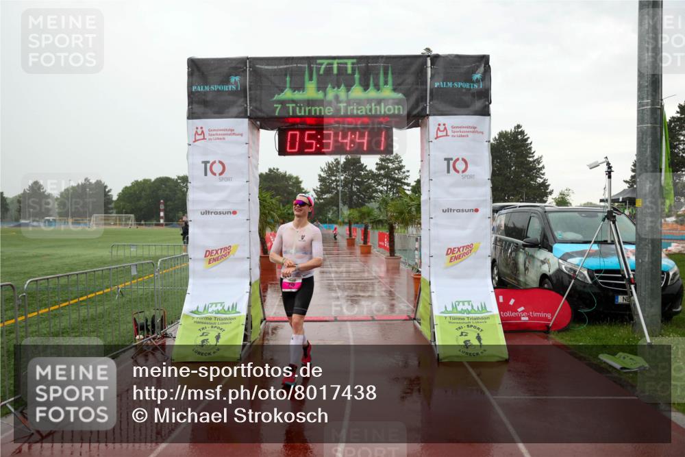 15.06.2025 - 7 Türme Triathlon Michael Strokosch http://msf.ph/oto/8017438 15.06.2025 15:34:40 Ziel 215 meine-sportfotos.de