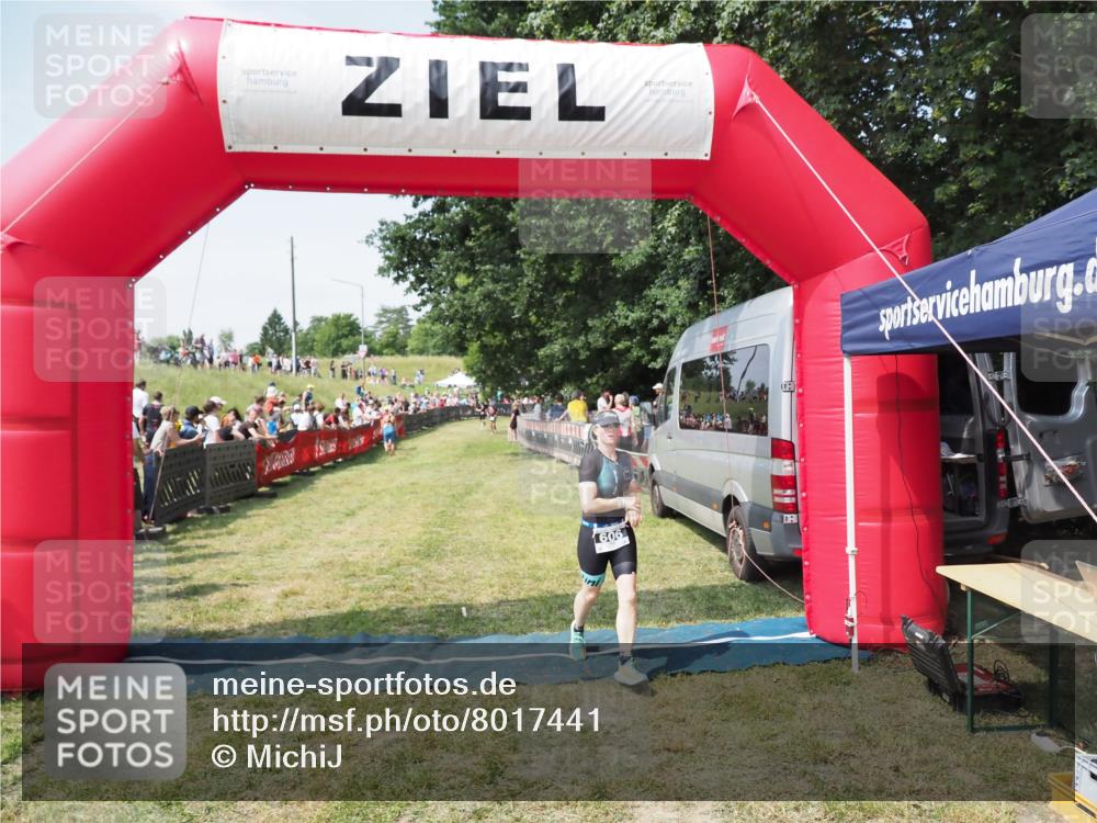 21.06.2025 - 27. Vierlanden-Triathlon MichiJ http://msf.ph/oto/8017441 15.06.2026 11:33:19 Ziel 317, 508, 606 meine-sportfotos.de