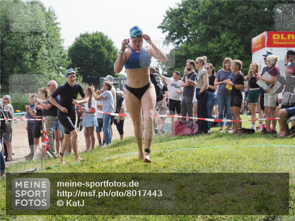 15.06.2025 - 27. Vierlanden-Triathlon KatJ http://msf.ph/oto/8017443 15.06.2025 10:16:49 Schwimmen 501, 516, 595, 604, 633 meine-sportfotos.de