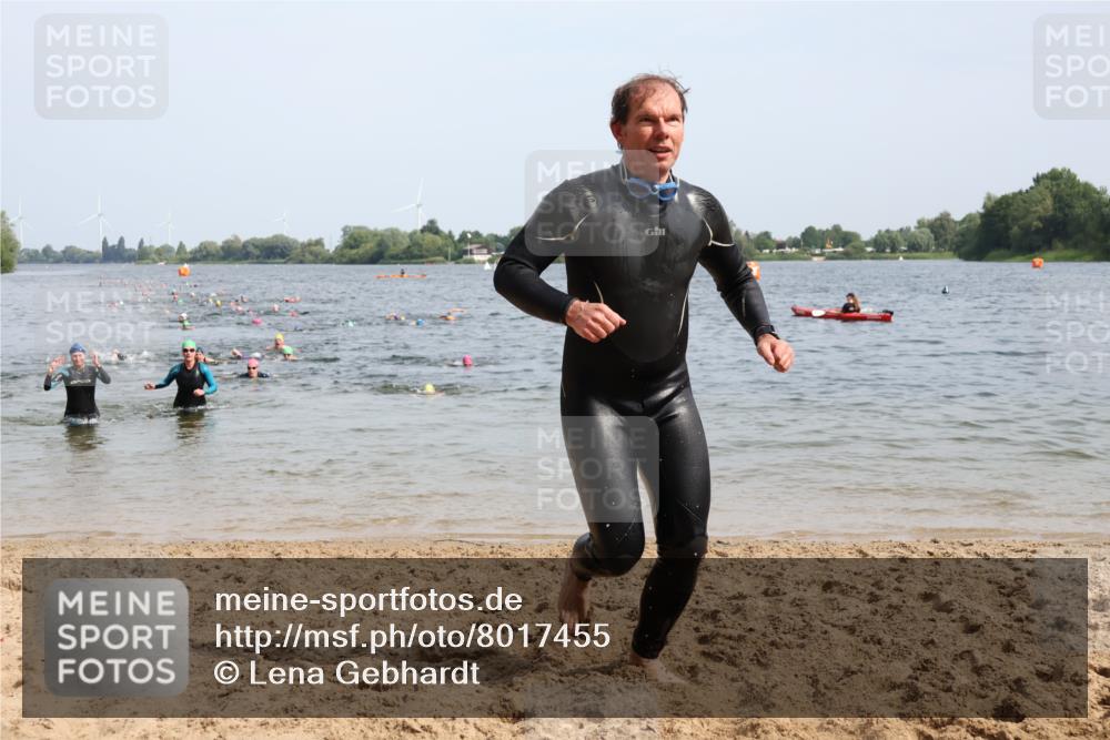 15.06.2025 - 27. Vierlanden-Triathlon Lena Gebhardt http://msf.ph/oto/8017455 15.06.2025 10:16:06 Schwimmen 445, 489, 547, 606, 611, 612 meine-sportfotos.de
