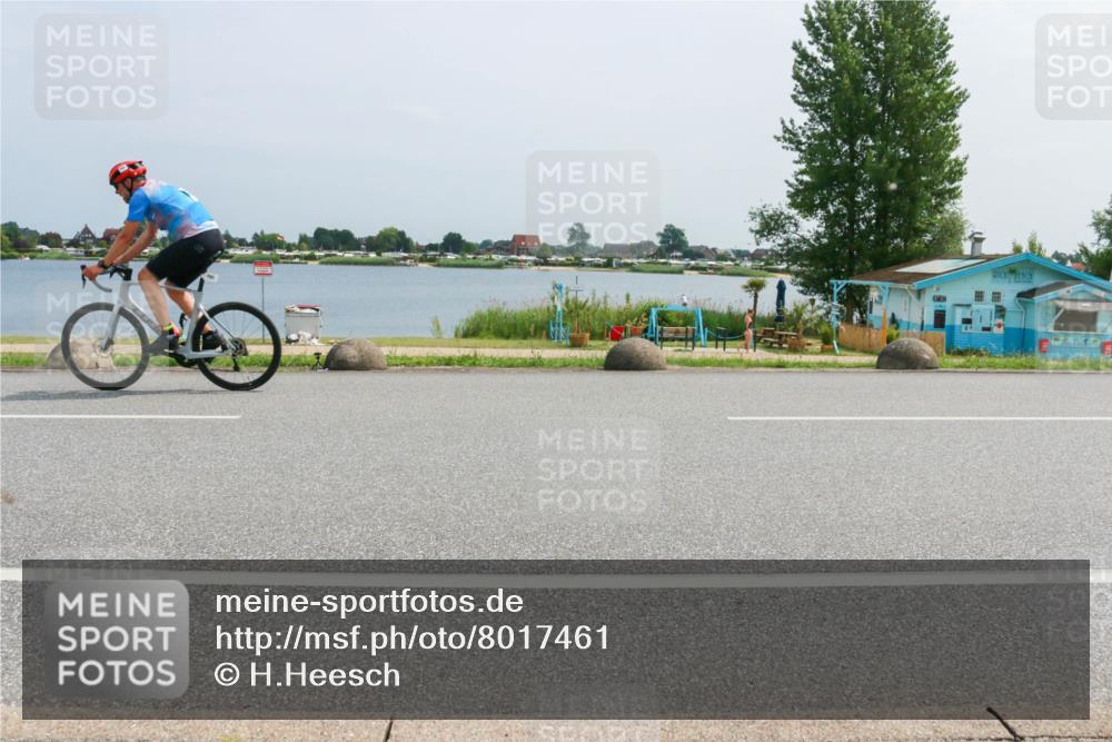21.06.2025 - 27. Vierlanden-Triathlon H.Heesch http://msf.ph/oto/8017461 15.06.2025 11:59:06 Radfahren 703, 791 meine-sportfotos.de