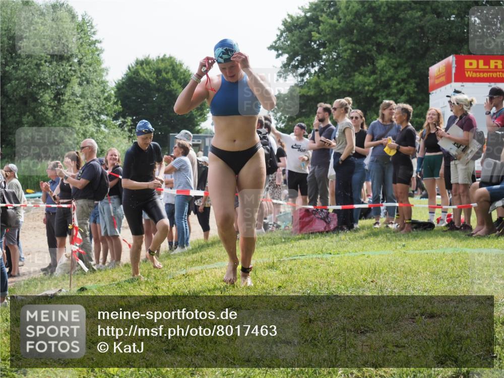15.06.2025 - 27. Vierlanden-Triathlon KatJ http://msf.ph/oto/8017463 15.06.2025 10:16:49 Schwimmen 501, 516, 595, 604, 633 meine-sportfotos.de