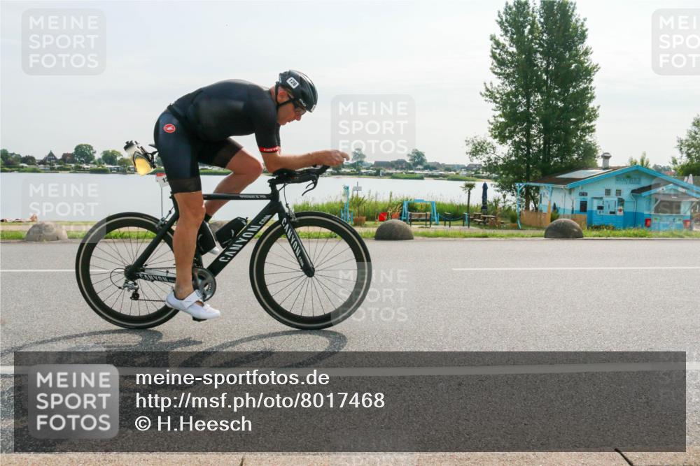 15.06.2025 - 27. Vierlanden-Triathlon H.Heesch http://msf.ph/oto/8017468 15.06.2025 09:19:34 Radfahren 120, 122, 128 meine-sportfotos.de