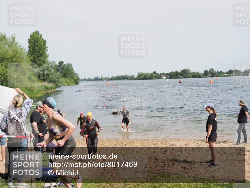 21.06.2025 - 27. Vierlanden-Triathlon MichiJ http://msf.ph/oto/8017469 15.06.2026 10:17:41 Schwimmen 485, 488, 492, 493, 519, 522, 532, 537, 552, 557, 562, 563, 572, 588, 626 meine-sportfotos.de