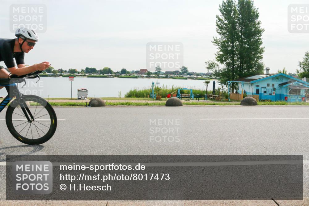 15.06.2025 - 27. Vierlanden-Triathlon H.Heesch http://msf.ph/oto/8017473 15.06.2025 09:19:36 Radfahren 120, 122, 128 meine-sportfotos.de