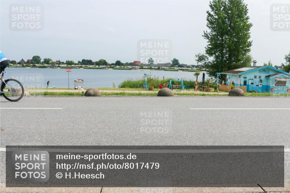 21.06.2025 - 27. Vierlanden-Triathlon H.Heesch http://msf.ph/oto/8017479 15.06.2025 11:59:06 Radfahren 703, 791 meine-sportfotos.de