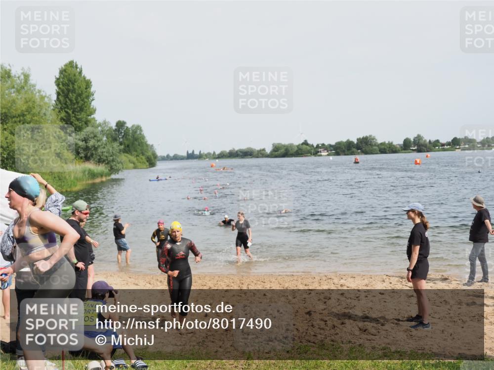 21.06.2025 - 27. Vierlanden-Triathlon MichiJ http://msf.ph/oto/8017490 15.06.2026 10:17:41 Schwimmen 485, 488, 492, 493, 519, 522, 532, 537, 552, 557, 562, 563, 572, 588, 626 meine-sportfotos.de