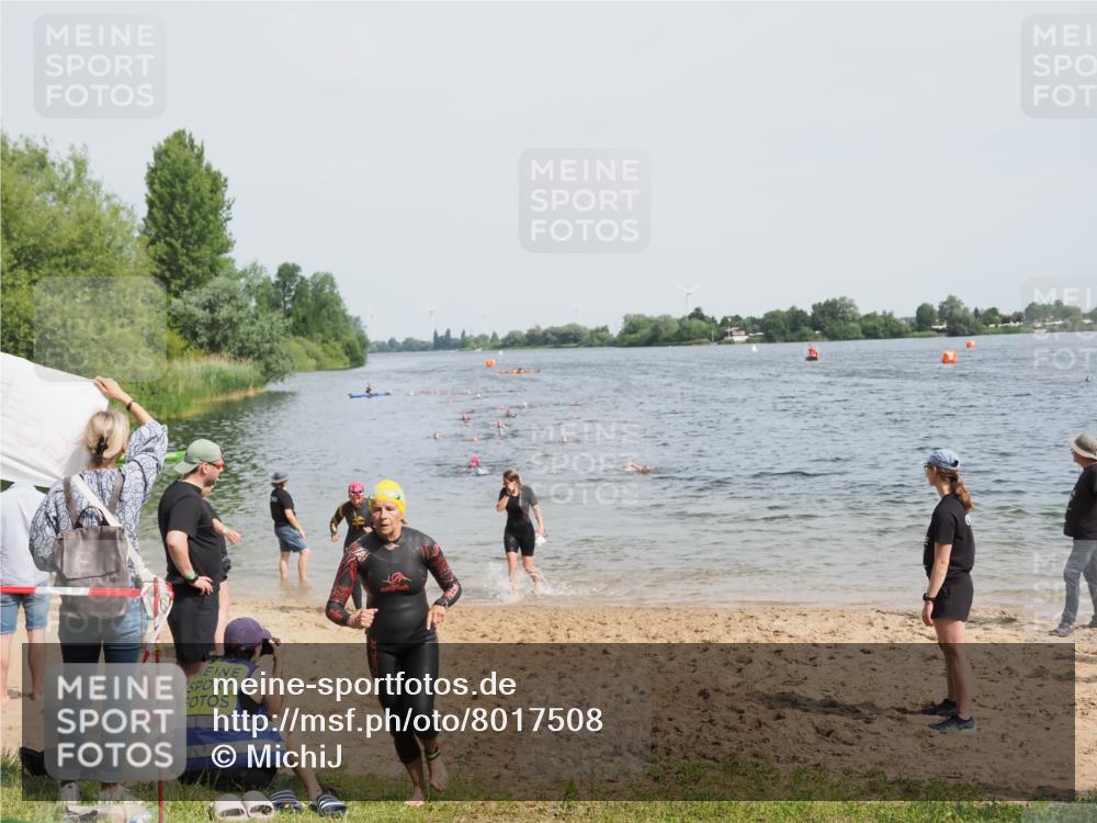 21.06.2025 - 27. Vierlanden-Triathlon MichiJ http://msf.ph/oto/8017508 15.06.2026 10:17:42 Schwimmen 485, 488, 492, 493, 519, 522, 532, 537, 552, 557, 562, 563, 588, 626 meine-sportfotos.de