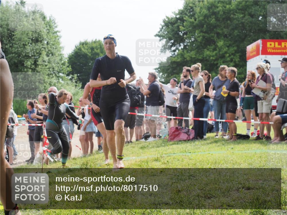 15.06.2025 - 27. Vierlanden-Triathlon KatJ http://msf.ph/oto/8017510 15.06.2025 10:16:51 Schwimmen 501, 516, 551, 595, 604, 633 meine-sportfotos.de