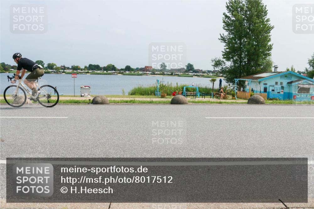 21.06.2025 - 27. Vierlanden-Triathlon H.Heesch http://msf.ph/oto/8017512 15.06.2025 11:59:07 Radfahren 703, 791 meine-sportfotos.de