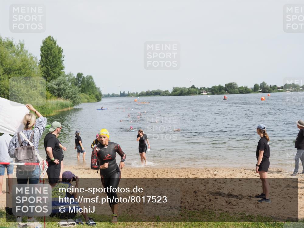 21.06.2025 - 27. Vierlanden-Triathlon MichiJ http://msf.ph/oto/8017523 15.06.2026 10:17:42 Schwimmen 485, 488, 492, 493, 519, 522, 532, 537, 552, 557, 562, 563, 588, 626 meine-sportfotos.de
