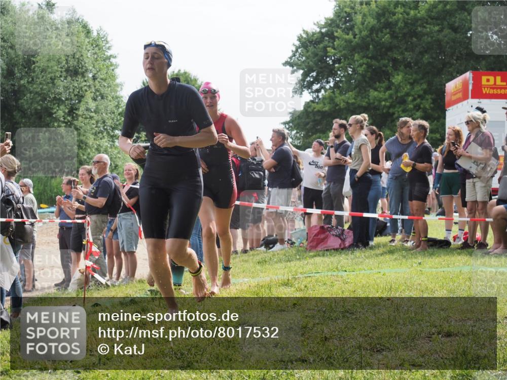 15.06.2025 - 27. Vierlanden-Triathlon KatJ http://msf.ph/oto/8017532 15.06.2025 10:16:52 Schwimmen 501, 516, 551, 595, 604, 633 meine-sportfotos.de