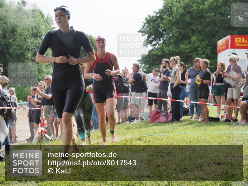 15.06.2025 - 27. Vierlanden-Triathlon KatJ http://msf.ph/oto/8017543 15.06.2025 10:16:52 Schwimmen 501, 516, 551, 595, 604, 633 meine-sportfotos.de