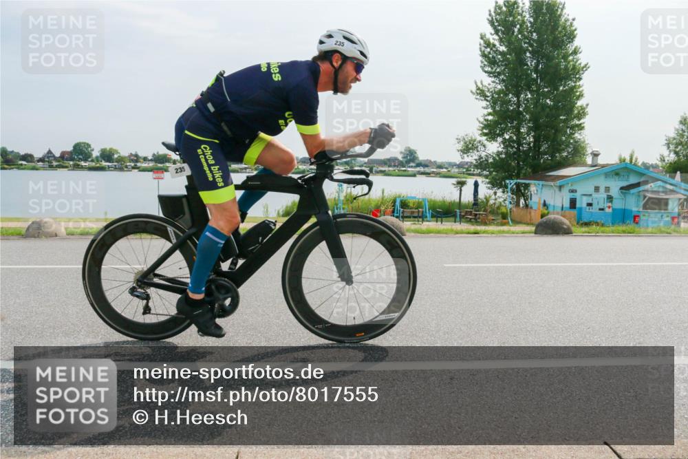 15.06.2025 - 27. Vierlanden-Triathlon H.Heesch http://msf.ph/oto/8017555 15.06.2025 10:05:48 Radfahren 235, 548 meine-sportfotos.de