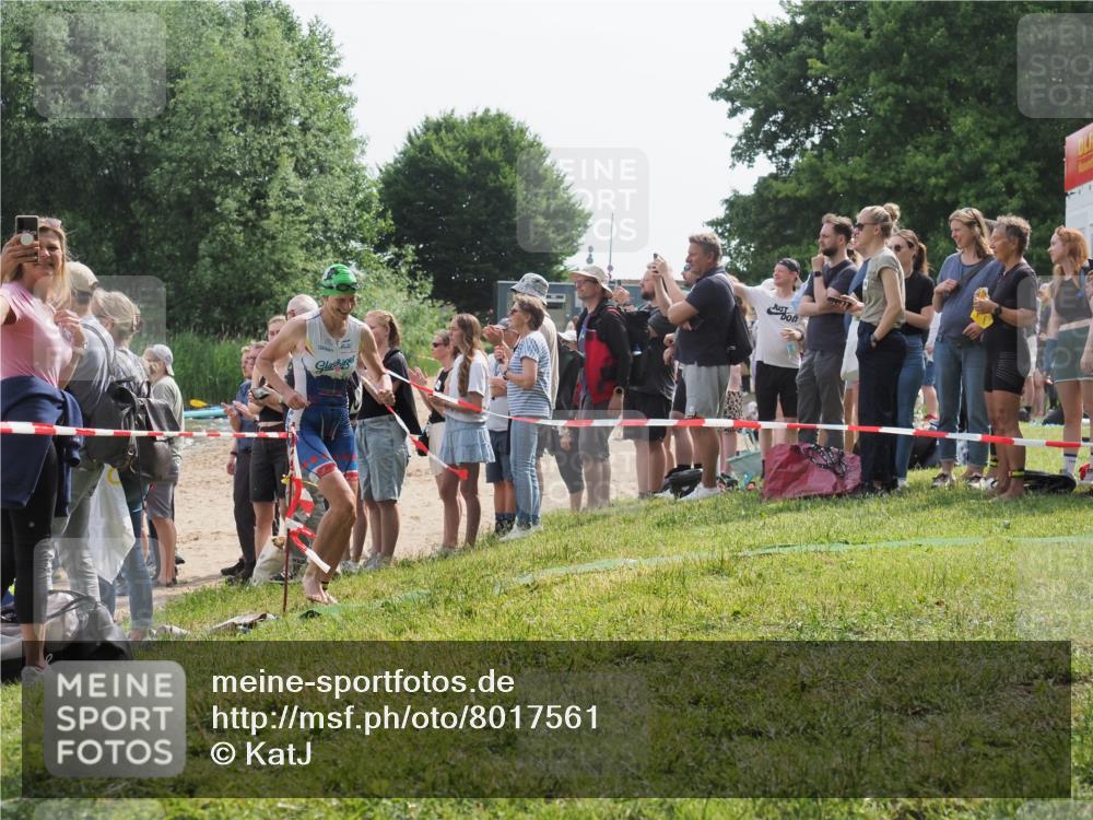 15.06.2025 - 27. Vierlanden-Triathlon KatJ http://msf.ph/oto/8017561 15.06.2025 10:16:54 Schwimmen 484, 501, 516, 551, 566, 595, 604, 633 meine-sportfotos.de