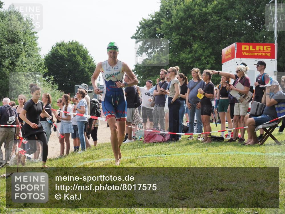 15.06.2025 - 27. Vierlanden-Triathlon KatJ http://msf.ph/oto/8017575 15.06.2025 10:16:56 Schwimmen 484, 501, 516, 551, 566, 595, 604, 633 meine-sportfotos.de