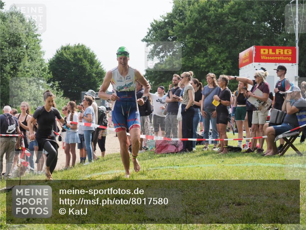15.06.2025 - 27. Vierlanden-Triathlon KatJ http://msf.ph/oto/8017580 15.06.2025 10:16:56 Schwimmen 484, 501, 516, 551, 566, 595, 604, 633 meine-sportfotos.de