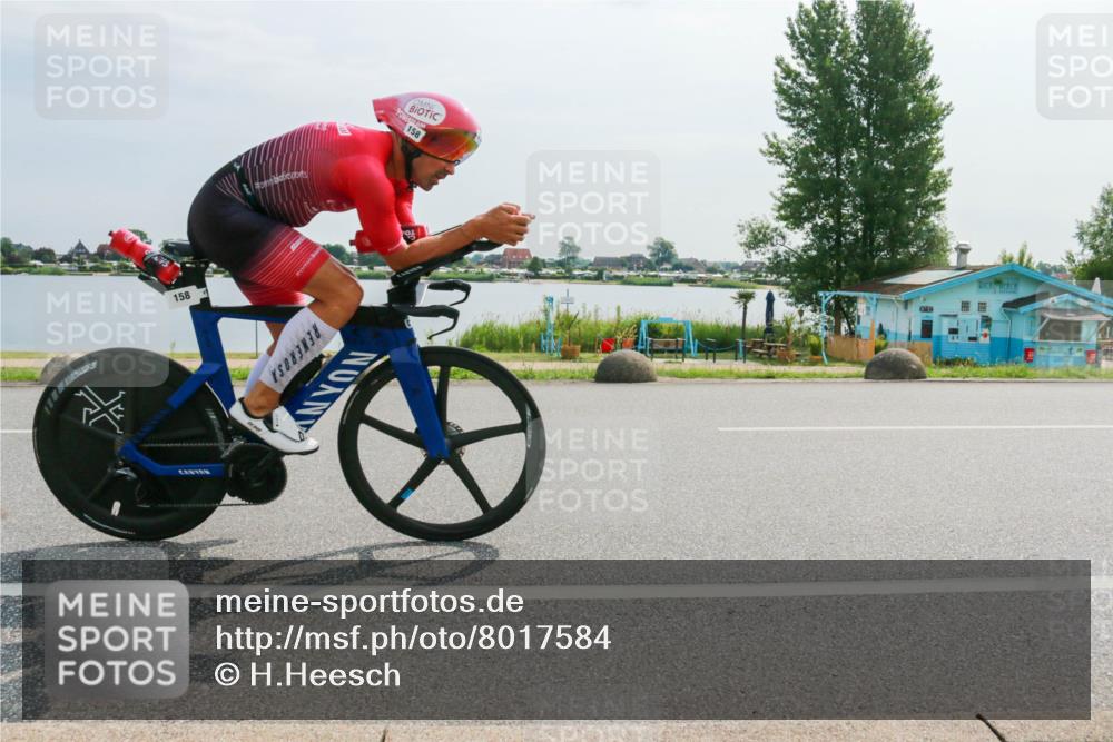 15.06.2025 - 27. Vierlanden-Triathlon H.Heesch http://msf.ph/oto/8017584 15.06.2025 10:07:40 Radfahren 158 meine-sportfotos.de