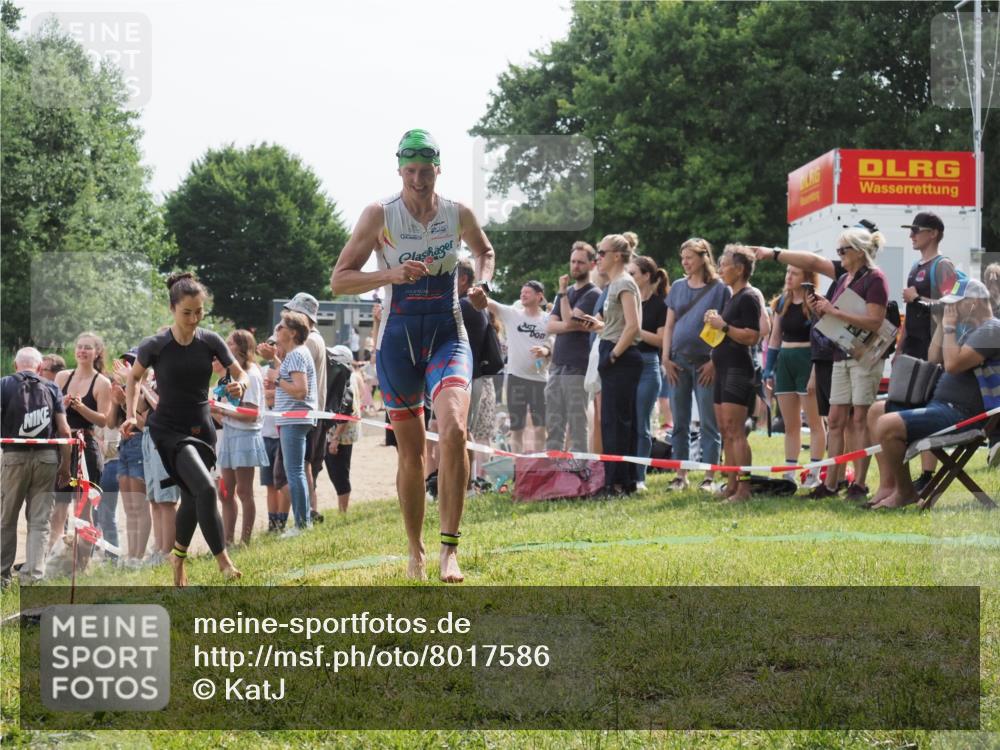15.06.2025 - 27. Vierlanden-Triathlon KatJ http://msf.ph/oto/8017586 15.06.2025 10:16:56 Schwimmen 484, 501, 516, 551, 566, 595, 604, 633 meine-sportfotos.de