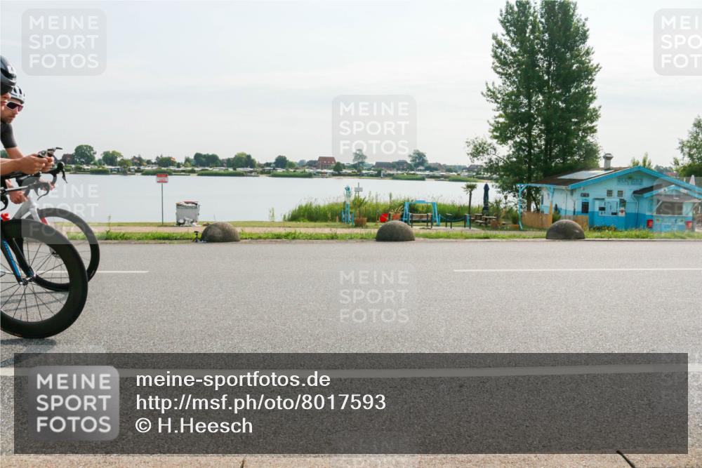 15.06.2025 - 27. Vierlanden-Triathlon H.Heesch http://msf.ph/oto/8017593 15.06.2025 09:20:00 Radfahren 47, 67, 187 meine-sportfotos.de