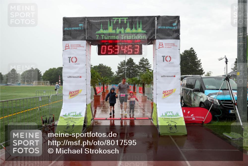 15.06.2025 - 7 Türme Triathlon Michael Strokosch http://msf.ph/oto/8017595 15.06.2025 15:34:53 Ziel  meine-sportfotos.de