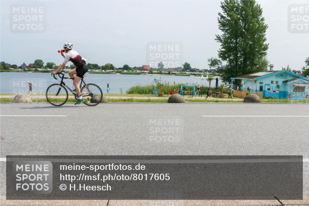 21.06.2025 - 27. Vierlanden-Triathlon H.Heesch http://msf.ph/oto/8017605 15.06.2025 11:59:35 Radfahren 661, 672, 719 meine-sportfotos.de