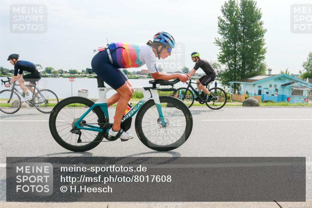 15.06.2025 - 27. Vierlanden-Triathlon H.Heesch http://msf.ph/oto/8017608 15.06.2025 10:08:03 Radfahren 22, 150, 225, 325, 351, 360 meine-sportfotos.de