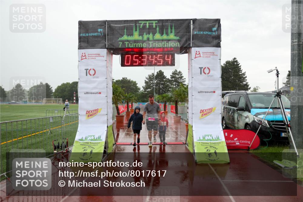 15.06.2025 - 7 Türme Triathlon Michael Strokosch http://msf.ph/oto/8017617 15.06.2025 15:34:54 Ziel  meine-sportfotos.de